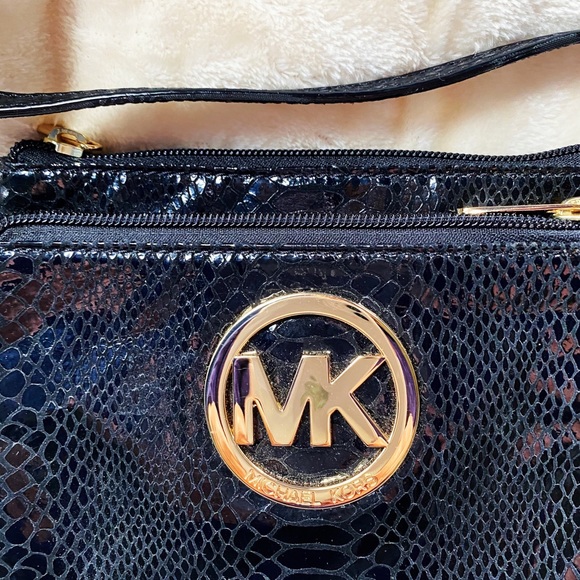 NWT Michael Kors Black Leather Crossbody Bag - Picture 2 of 5